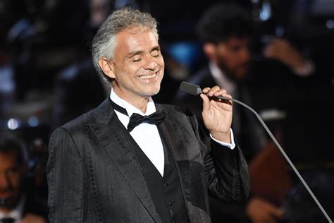 Andrea Bocelli .